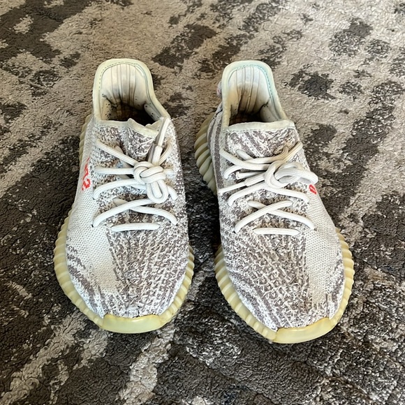 Yeezy Boost Blue Tint - Picture 2 of 5